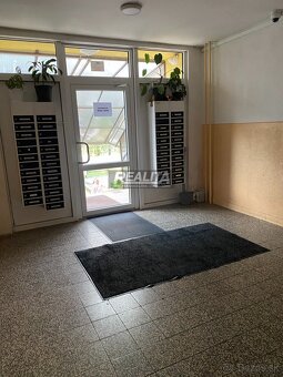 PEKNÝ 2-IZBOVÝ BYT , CENTRUM, REKONŠTRUKCIA - 9