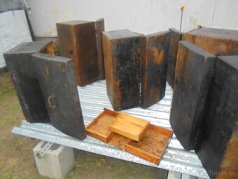 Predám rádio, súdok, kufríky - 9