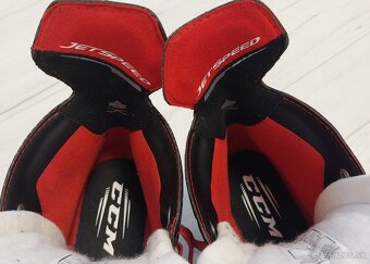 HOKEJOVÉ KORČULE - 9