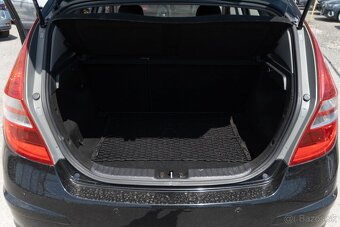 Hyundai i30 CW 1.6 CRDi -Len 142tis. KM- 116k Comfort - 9