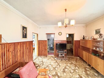 Na predaj 5 izbový dom Maňa – dve stavby, tichá lokalita - 9