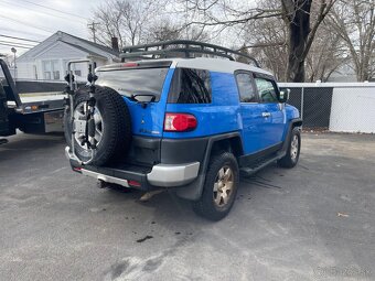 Toyota FJ Cruiser V6 4x4 automat - 9