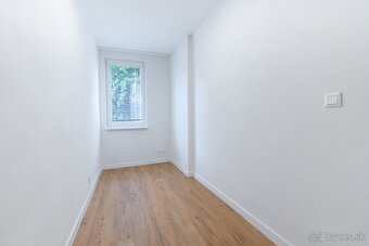2,5 izbový byt s výťahom a balkónom Stred - 9
