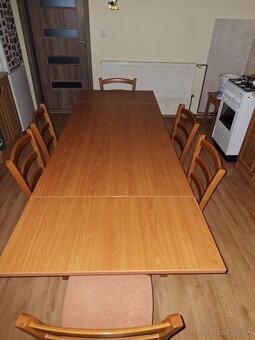 Rozkladací jedálenský stôl a 6 stoličiek vo výbornom stave - 9