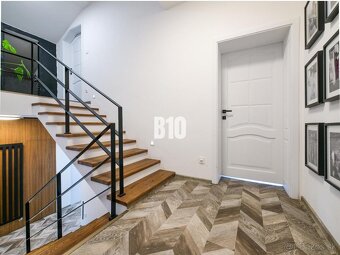REZERVOVANÉ 5 izb. veľkorysý dom vo vynikajúcej lokalite pri - 9