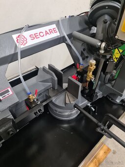 Pásová pila na kov s chladením - 9