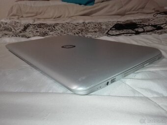 HP 17 s BeatsAudio. i5. 8 GB. 256 GB SSD. 17“ HD+.nVidia 6GB - 9