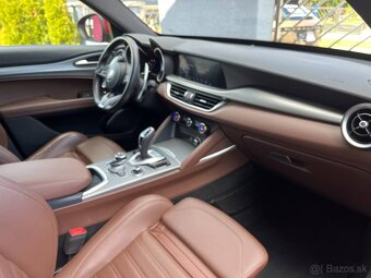 Alfa Romeo Stelvio Veloce Q4 2021 - 9