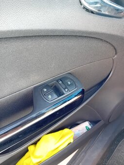 Opel Corsa 1.3D - 9