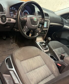 ŠKODA OCTAVIA 1.6MPI - 9