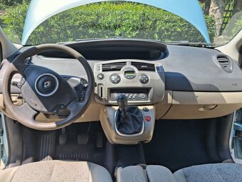 Predám Renault Megane Scenic - 9