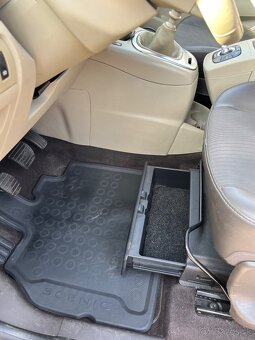 Renault Grand Scénic 1.6 dCi Privilege 7miest 2012 - camping - 9
