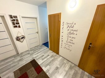 NA PREDAJ VEĽKÝ 3 IZB. BYT S LOGGIOU, 84M2, UL. S. JURKOVIČA - 9