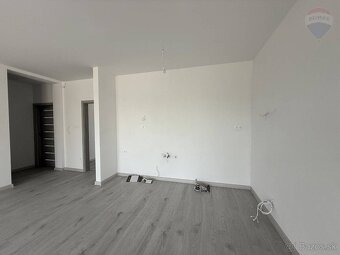 Na predaj: DOKONČENÝ 4 IZBOVÝ RODINNÝ DOM, tepelné čerpadlo, - 9