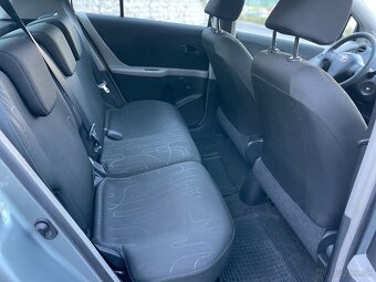 Toyota Yaris 1.0 VVTi, model 2010, 1. majiteľ, iba 82 000 km - 9