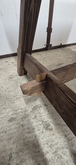 Masívny jedálenský stôl - 9