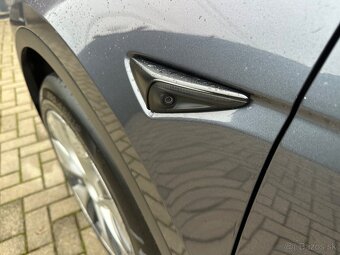 Tesla Model Y Long Range 4x4 - 9