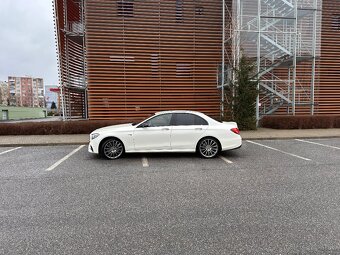 Mercedes-Benz E43 AMG - 9