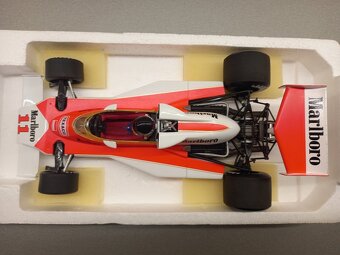 F1 MCLAREN FORD M23 1976 JAMES HUNT MINICHAMPS 1:18 - 9