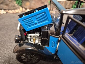 Prodám model 1:18 Austin 7 DeLuxe saloon 1932 - 9