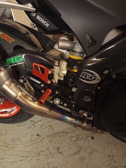 Aprilia Tuono V4 1100RR - 9