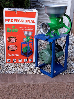 Elektrický mlýnček 32 Liatinovy na mäso stojanom - 9