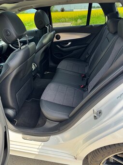 Mercedes Benz E220 AMG 4matic - 9