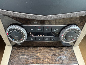 Mercedes-Benz C trieda Sedan 180 K Elegance - 9