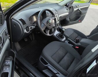 ŠKODA OCTAVIA COMBI 2.0 TDi 103KW CR FAMILY XENON ŤAŽNÉ - 9