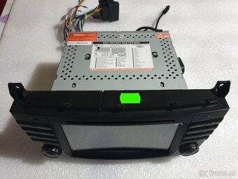 Predam autoradia na Mercedes C ,E,S - 9