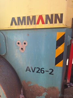 Vibračný cestný valec - 9