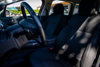 Peugeot 3008 1.6e VTi Confort Pack - 9