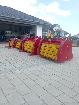 Triediaca lyžica jcb - 9