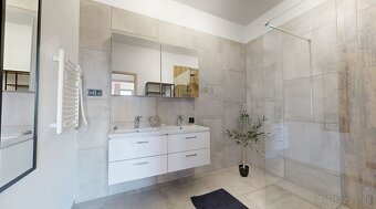 PINK Reality Krásny kompletne zariadený novopostavený rodinn - 9