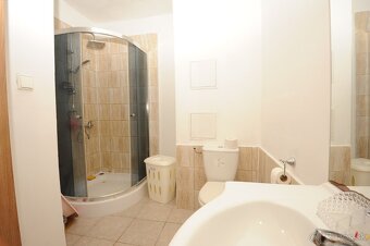 Slnečný 2 izbový byt s murovaným jadrom na predaj - 9