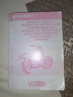 Suzuki Marauder VZ 800 - 9