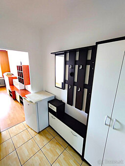 Garsónka s Lodžiou, krásnym výhľadom, blíz.CENTRA, Karpatská - 9