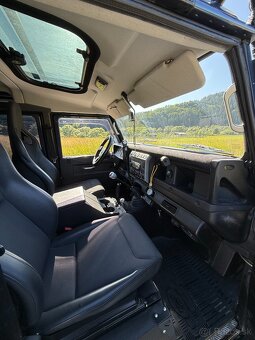 Land Rover Defender TD5 110 Matzker - 9