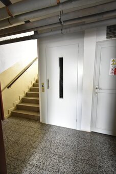 Pezinok:Ponúkame priestranný 3 izbový byt , Svätoplukova ul. - 9