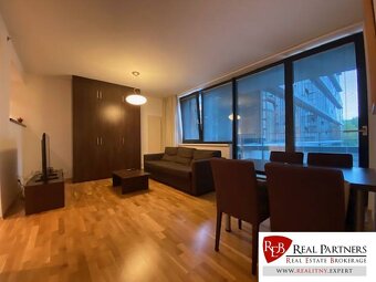 Prenájom 2 izbový byt, 58 m2,River park,Dvořákovo nábrežie,S - 9