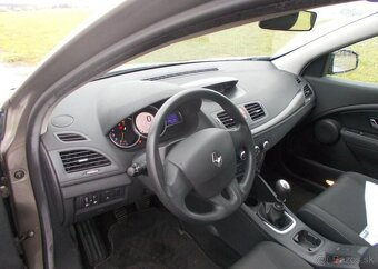 Renault Mégane 1,4 96KW koup v ČR 2 majitel benzín manuál - 9