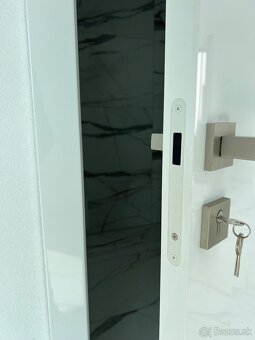 PRENÁJOM- OBCHODNÉ PRIESTORY- CABAJ-ČÁPOR - 9