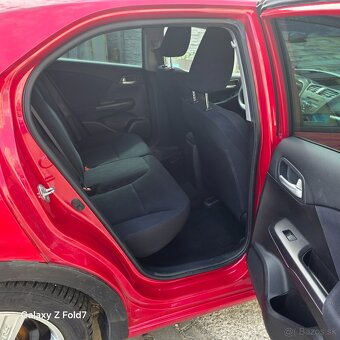 Honda Civic 1.4 i-VTEC  5DR - benzín - 9
