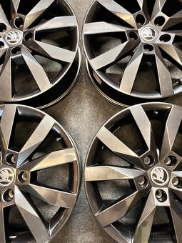 5x112 R17 originál disky Škoda Octavia - BLACK - - 9