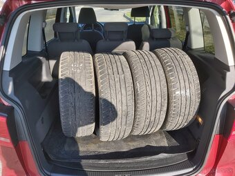 Volkswagen Touran 2.0 TDI Highline - 9