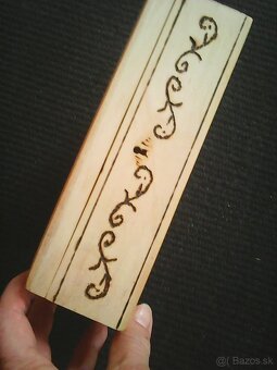 doza drevena zdobena- jelen - 9