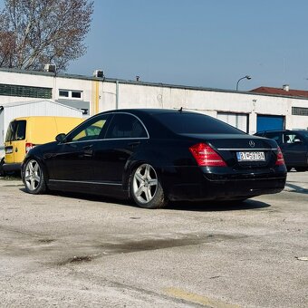 Mercedes-Benz S-Class W221 - 9