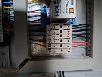 Predáme ovladciu elektrickú skriňu. - 9