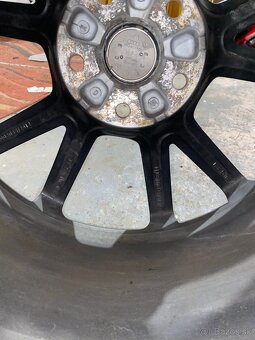 Audi R19 - 9