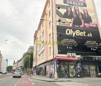 Ponúkame na predaj obchodný priestor na Špitálskej ulici v S - 9